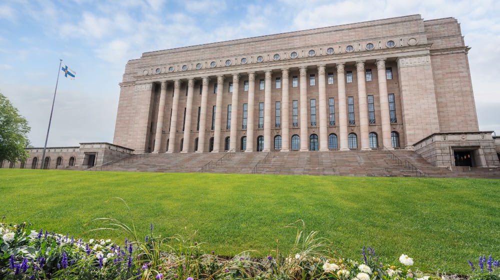 Rahapelilain uudistus etenee: Arviointineuvostolta kohennusehdotuksia